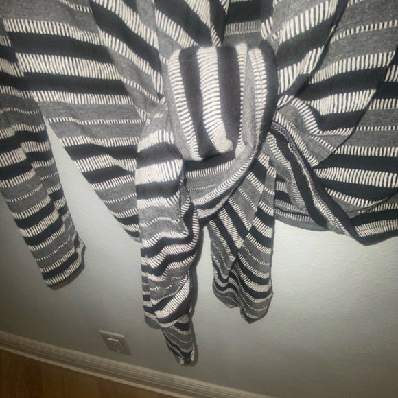 Gianni Bini open lightweight cardigan size small - Picture 7 of 15